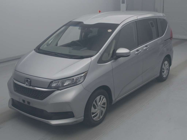 HONDA FREED — фото