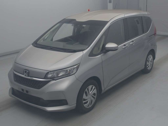 HONDA FREED — фото