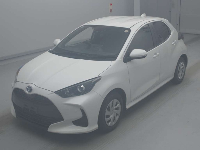 TOYOTA YARIS — фото
