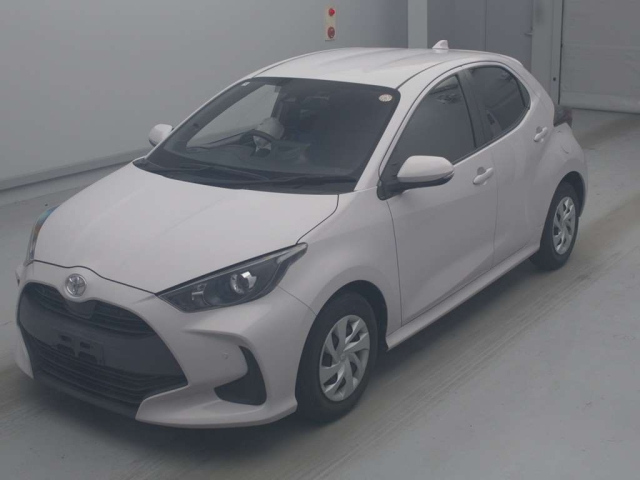 TOYOTA YARIS — фото