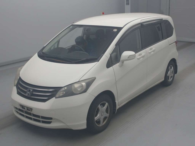 HONDA FREED — фото