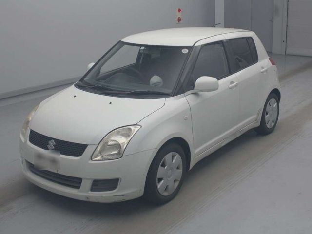 SUZUKI SWIFT — фото