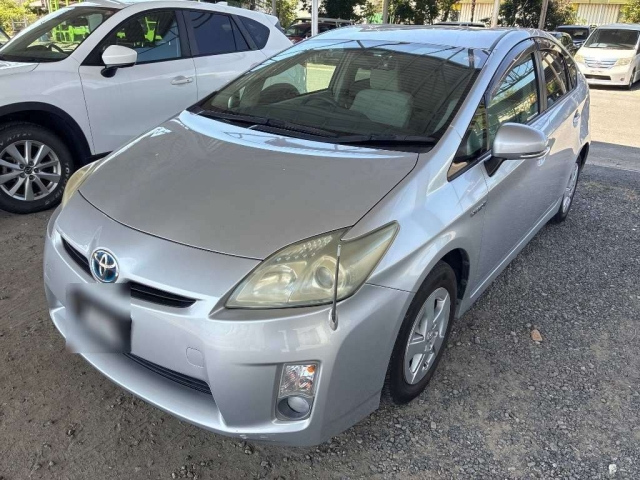 TOYOTA PRIUS — фото
