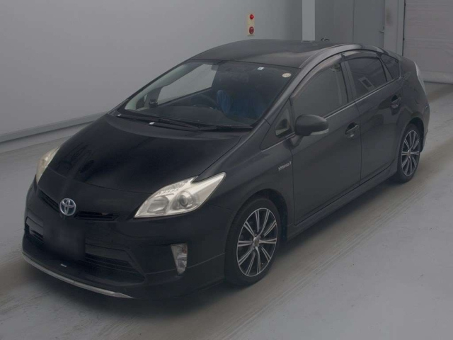 TOYOTA PRIUS — фото