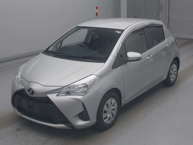 TOYOTA VITZ — фото