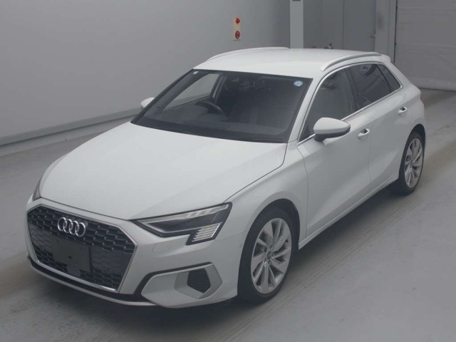 AUDI A3 — фото