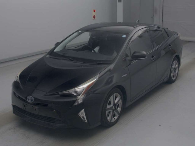 TOYOTA PRIUS — фото