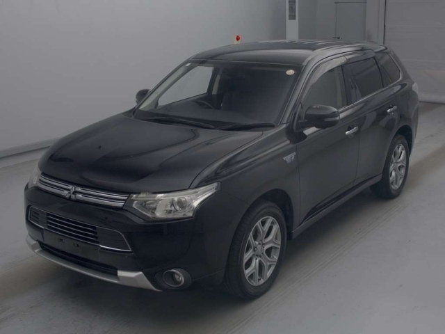 MITSUBISHI OUTLANDER — фото