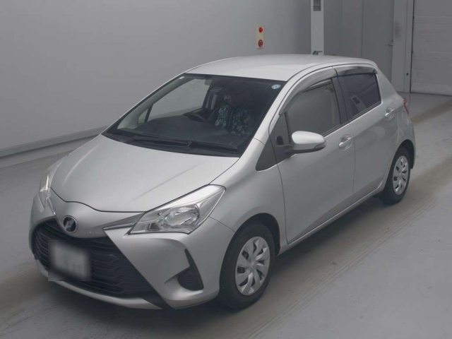 TOYOTA VITZ — фото