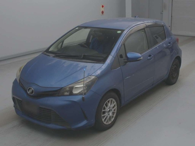 TOYOTA VITZ — фото