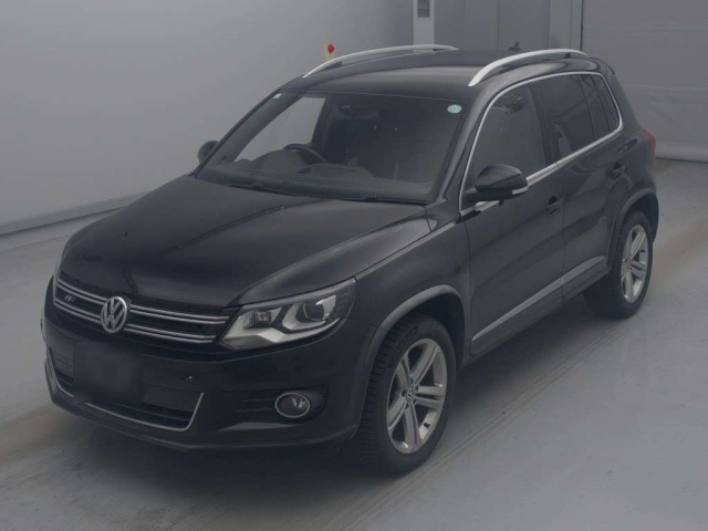VOLKSWAGEN TIGUAN — фото