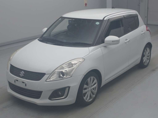 SUZUKI SWIFT — фото