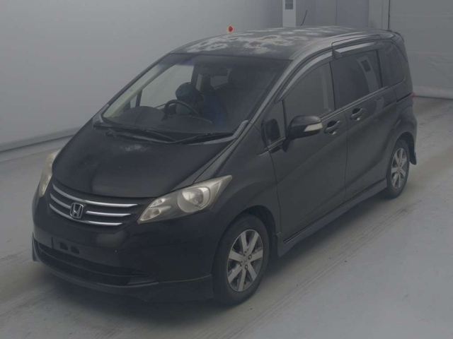 HONDA FREED — фото