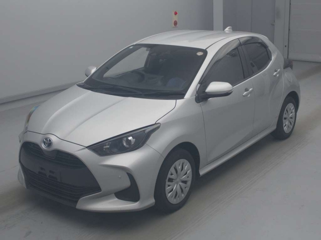 TOYOTA YARIS — фото