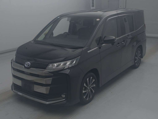 TOYOTA NOAH — фото