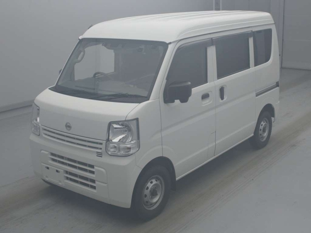 NISSAN CLIPPER — фото