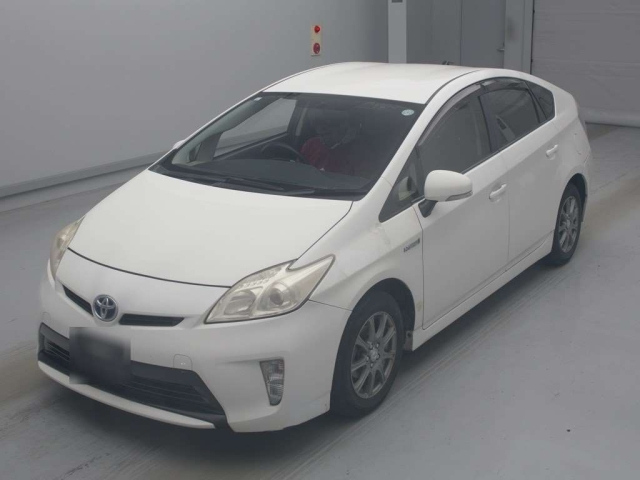 TOYOTA PRIUS — фото