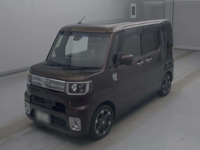 DAIHATSU WAKE — фото