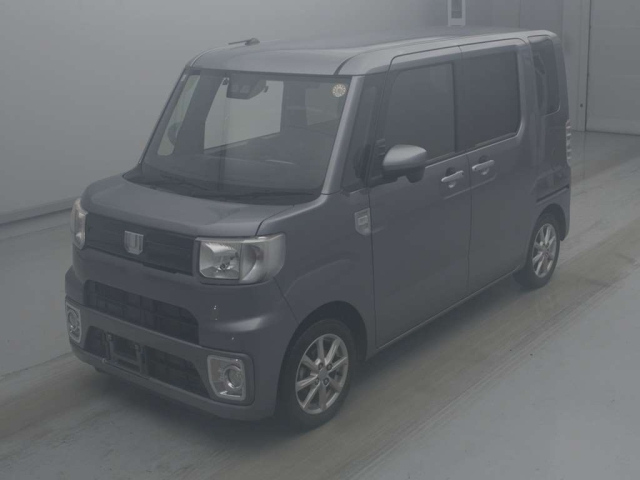 DAIHATSU WAKE — фото
