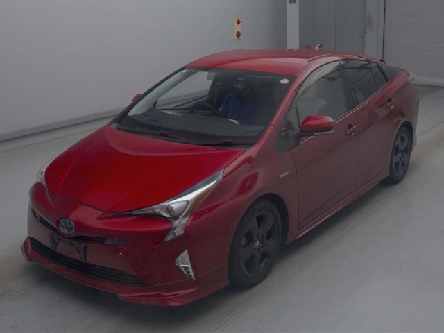 TOYOTA PRIUS — фото