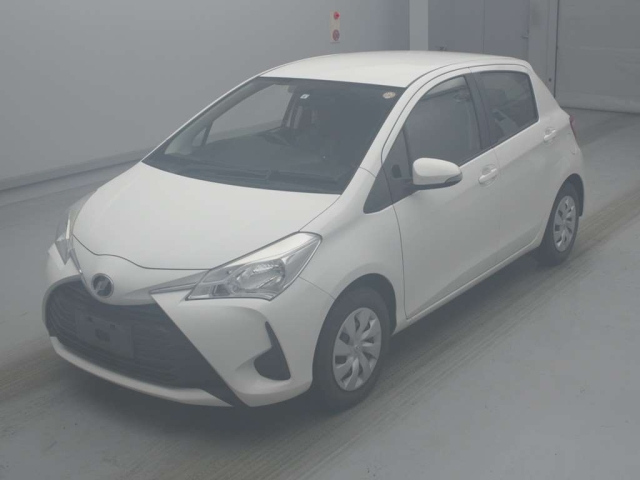 TOYOTA VITZ — фото