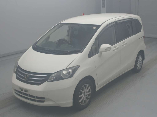 HONDA FREED — фото