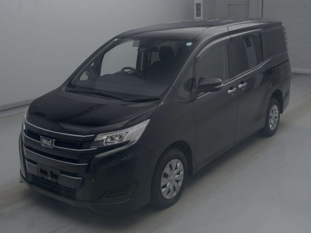 TOYOTA NOAH — фото
