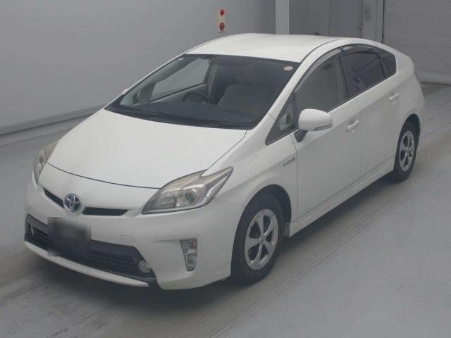 TOYOTA PRIUS — фото
