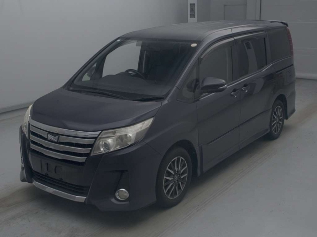 TOYOTA NOAH — фото