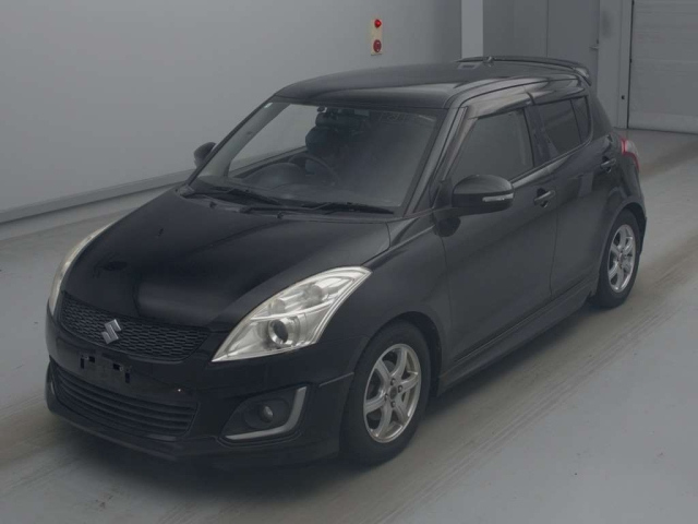 SUZUKI SWIFT — фото