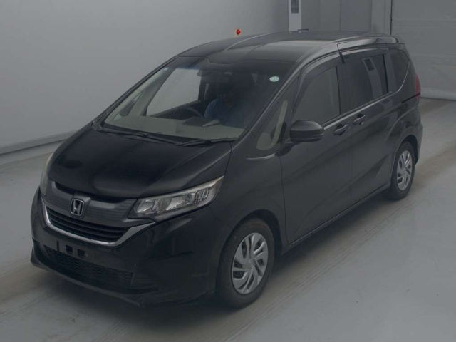 HONDA FREED — фото