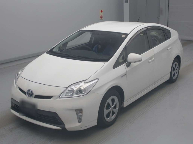 TOYOTA PRIUS — фото