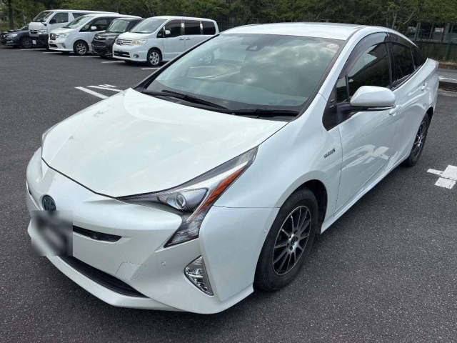 TOYOTA PRIUS — фото