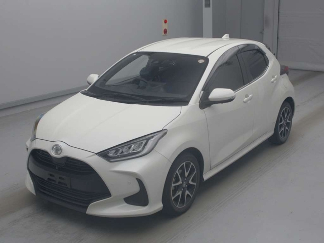 TOYOTA YARIS — фото