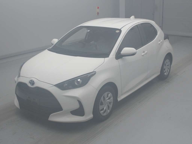 TOYOTA YARIS — фото
