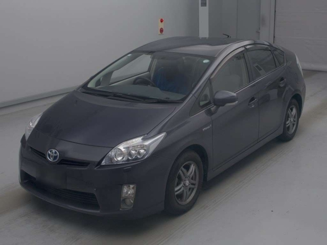 TOYOTA PRIUS — фото