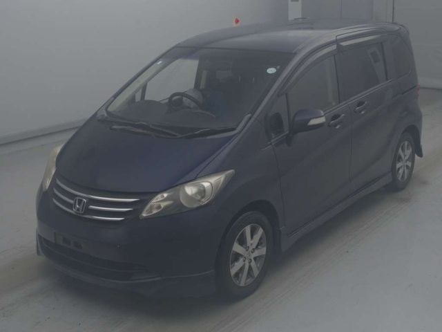 HONDA FREED — фото