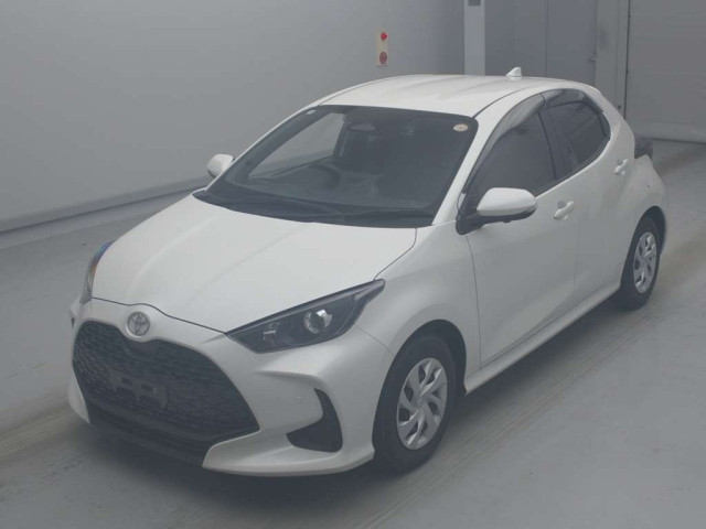 TOYOTA YARIS — фото