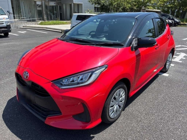 TOYOTA YARIS — фото