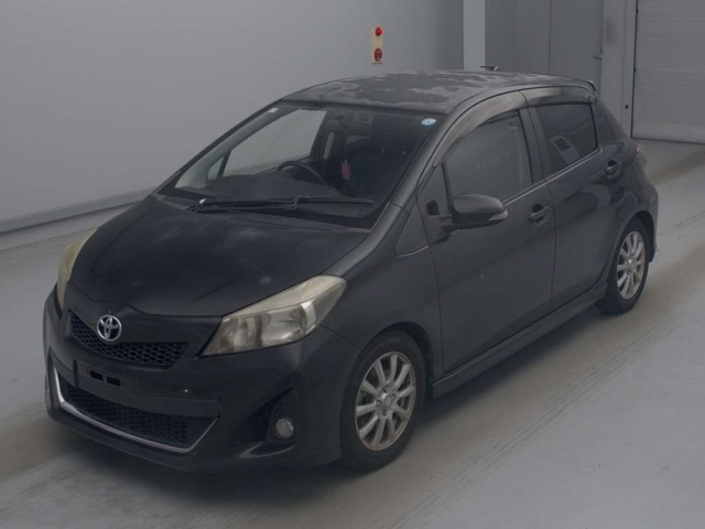 TOYOTA VITZ — фото