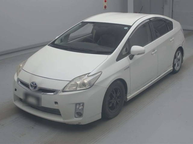 TOYOTA PRIUS — фото