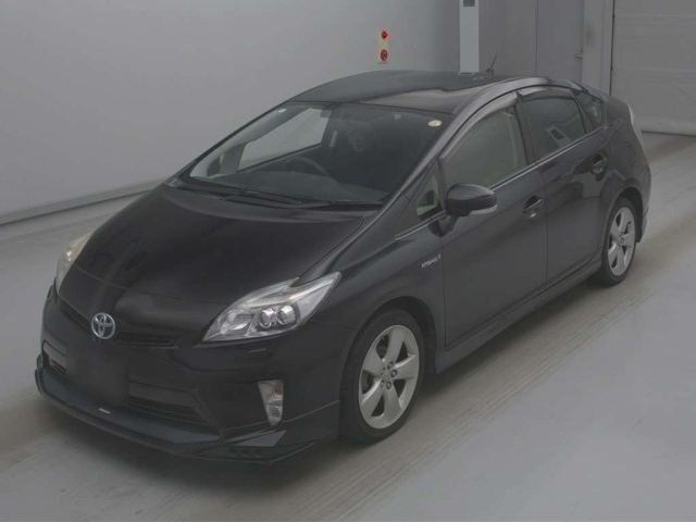 TOYOTA PRIUS — фото
