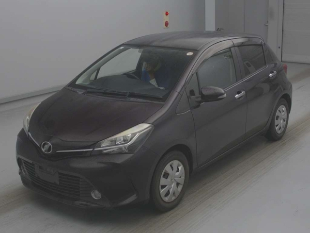TOYOTA VITZ — фото