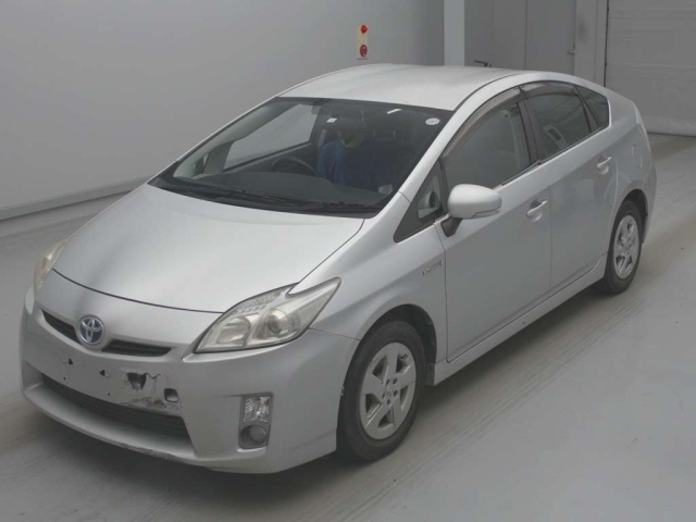 TOYOTA PRIUS — фото