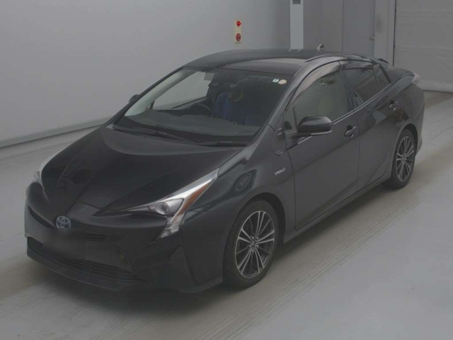 TOYOTA PRIUS — фото