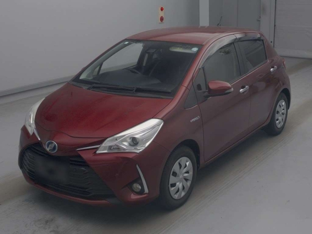 TOYOTA VITZ — фото