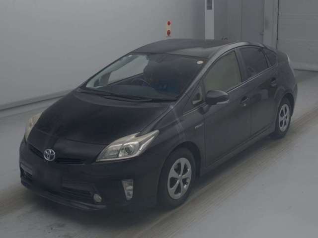 TOYOTA PRIUS — фото