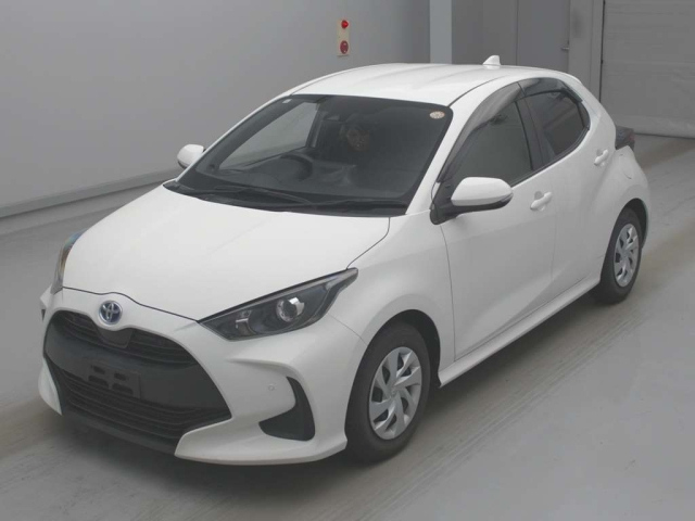 TOYOTA YARIS — фото