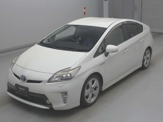 TOYOTA PRIUS — фото