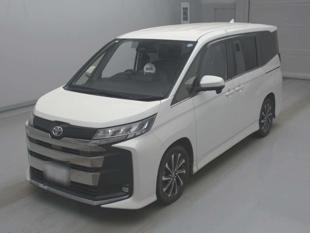 TOYOTA NOAH — фото